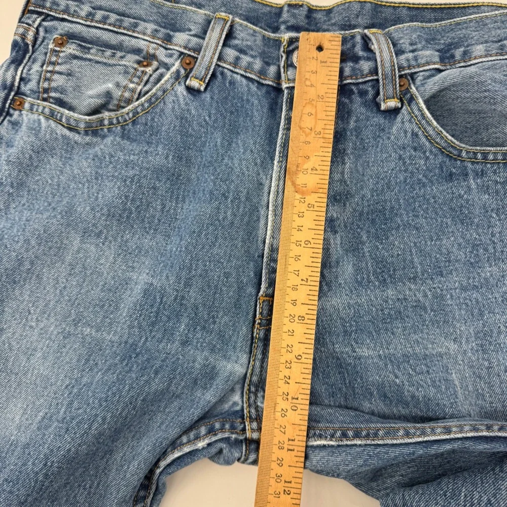 Levi's 505 Regular Fit Jeans Mens 32x30 Blue Medium Wash Straight Leg Denim